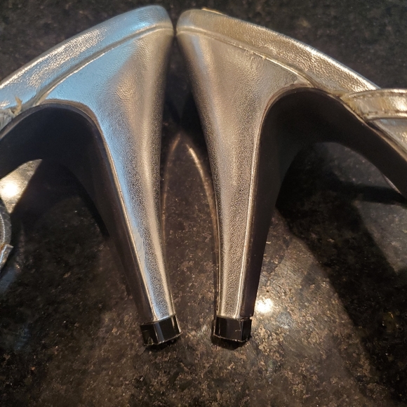 Kenneth Cole Unlisted silver 4 in. Jeweled heels - Picture 8 of 14